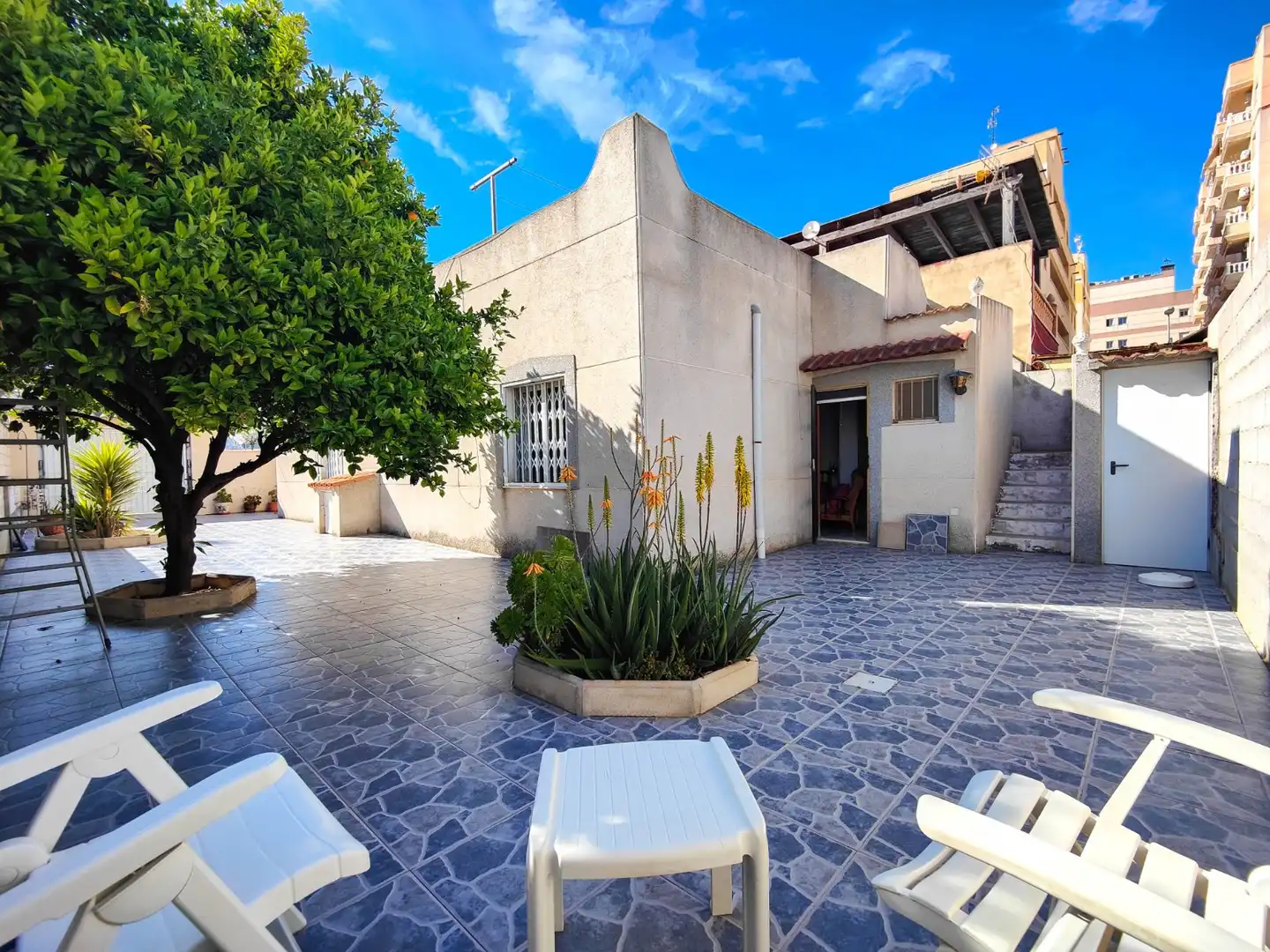 Terraza de Casa adosada en venta en Torrevieja con Aire acondicionado, Jardín privado y Terraza