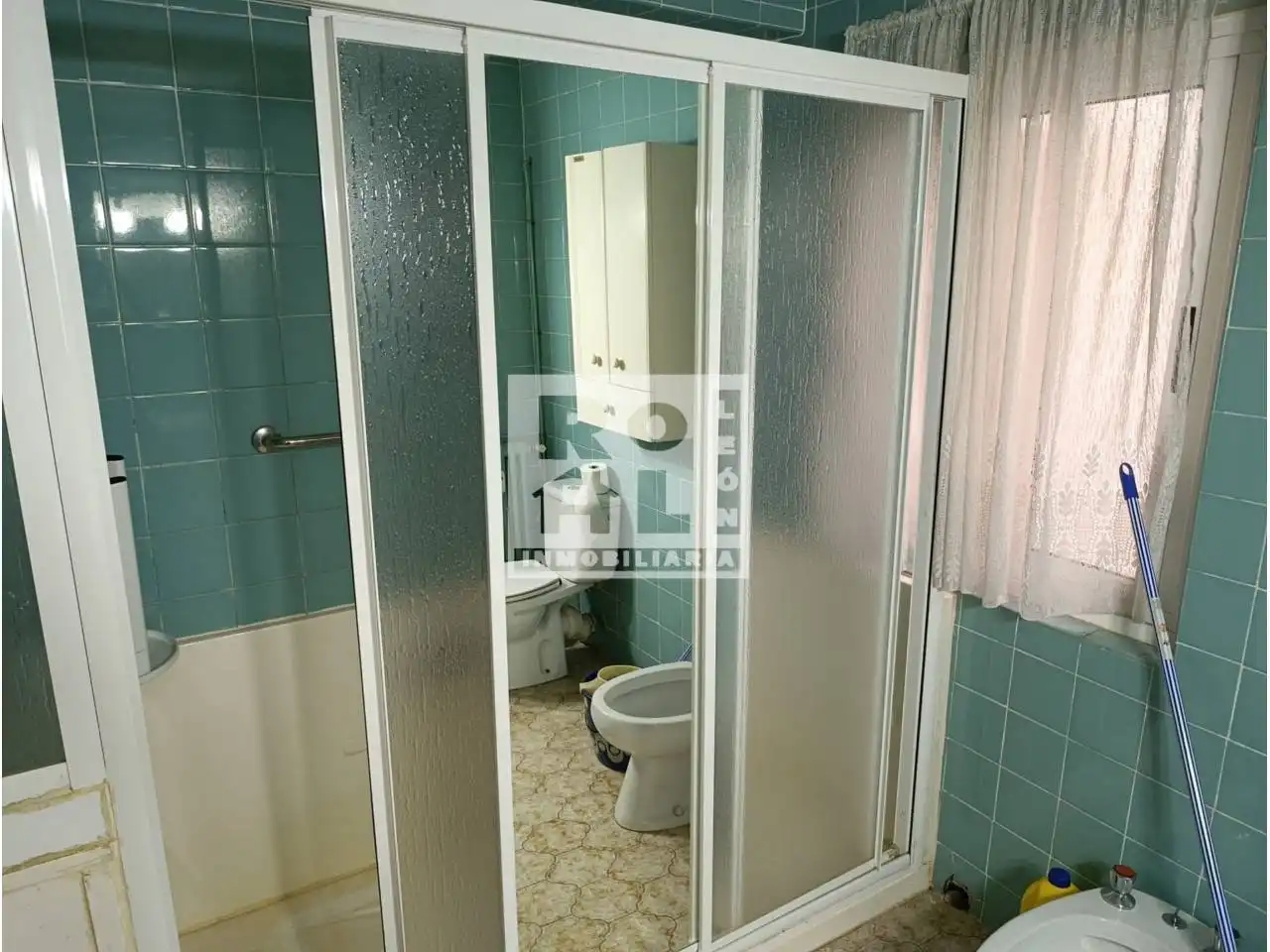 Baño de Piso en venta en León Capital  con Calefacción y Terraza