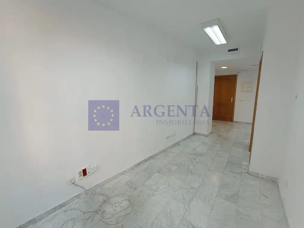 Oficina amb ascensor en venda a Centro, imagen 3