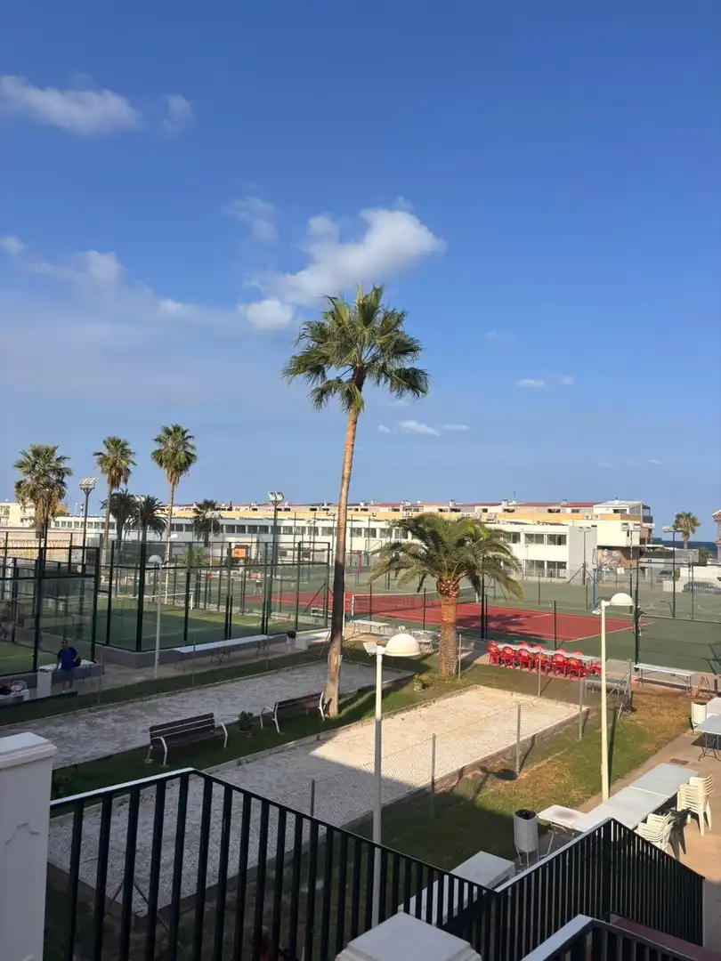Außenansicht von Wohnungen zur Miete in El Puig de Santa Maria mit Möbliert und Gemeinschaftspool
