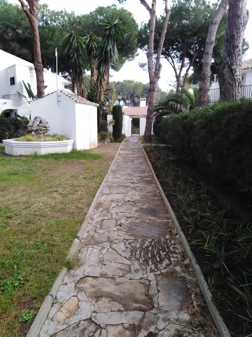 Planta baja en venta en Estepona con Aire acondicionado, Trastero y Piscina