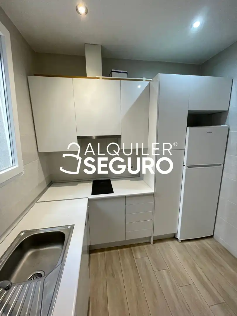 Cocina de Piso de alquiler en Madrid con Calefacción