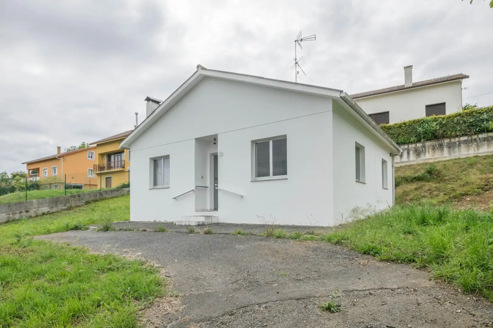 Vista exterior de Casa o chalet en venta en Carral con Jardín privado y Parquet