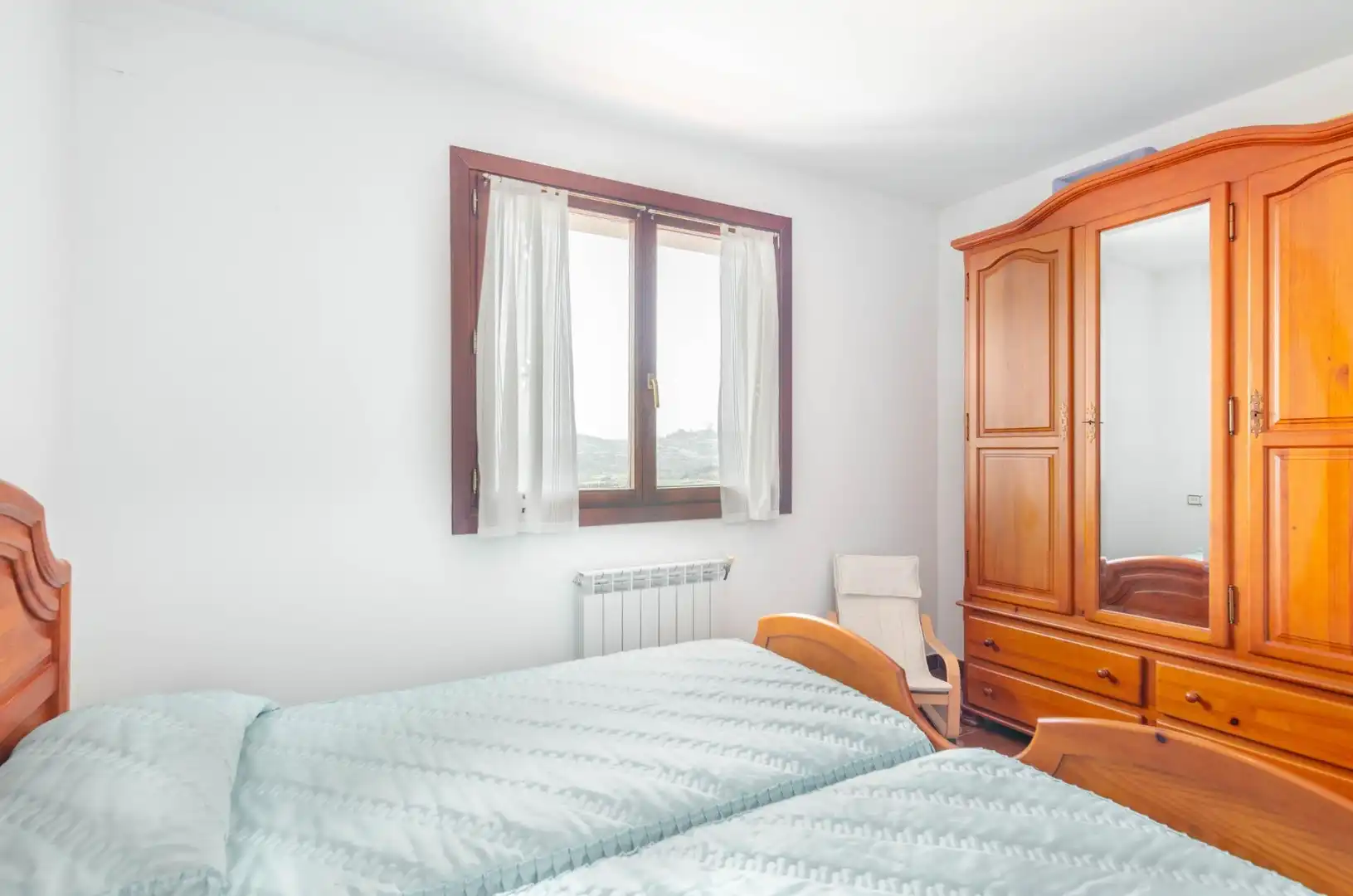 Dormitori de Casa o xalet en venda en Gijón  amb Calefacció, Jardí privat i Terrassa