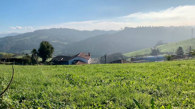 Terreno en Venta en N/A en Cenero