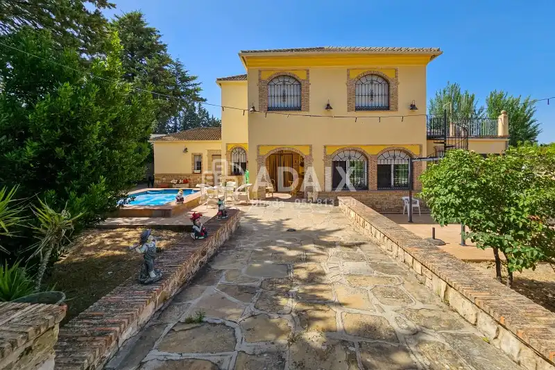 Garden of Houses for sale in Úbeda  with Air Conditioner, Heating and Terrace