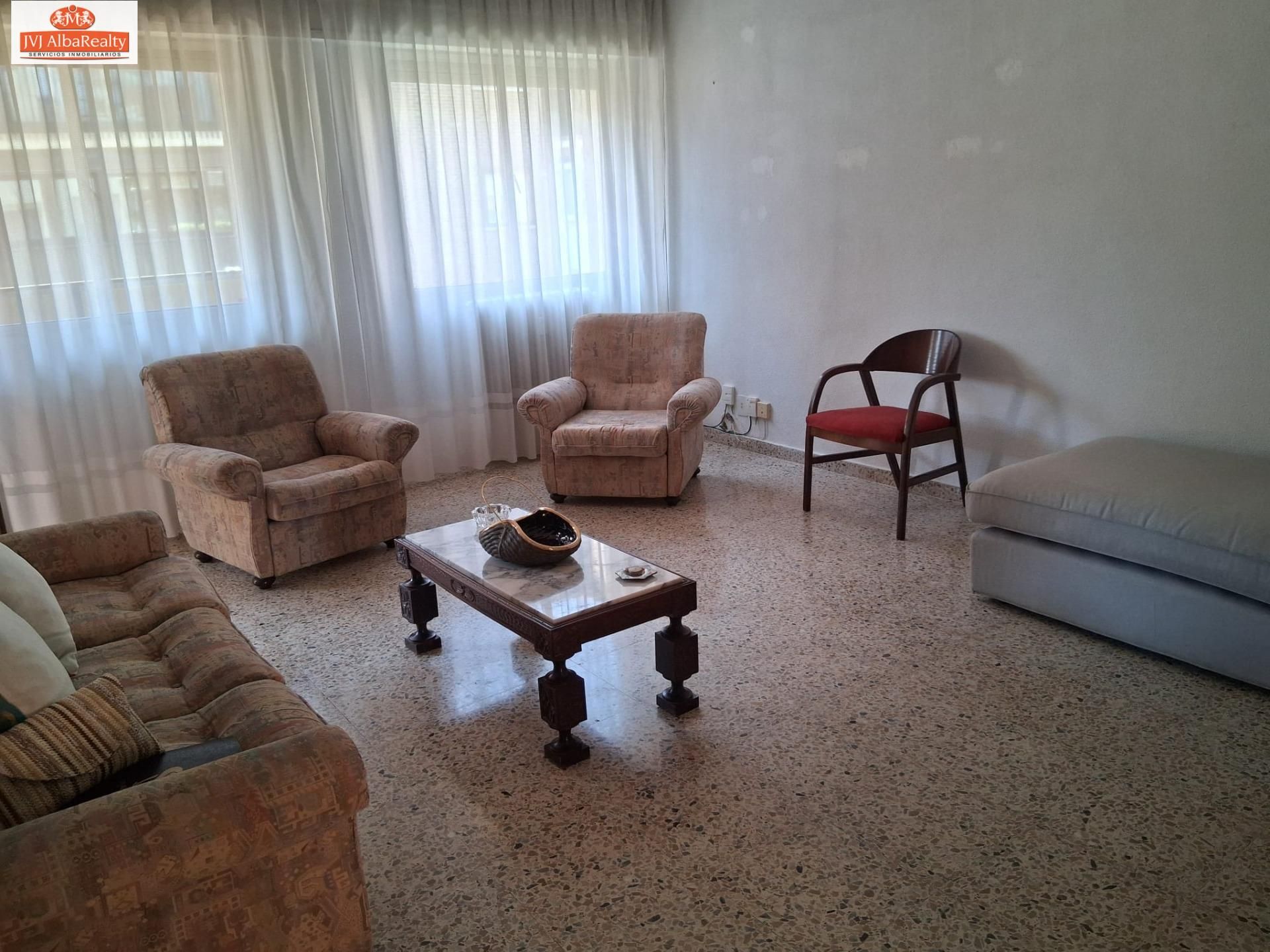 Living room of Flat for sale in  Albacete Capital  with Heating, Private garden and Balcony