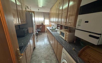 Kitchen of Flat for sale in  Madrid Capital  with Heating