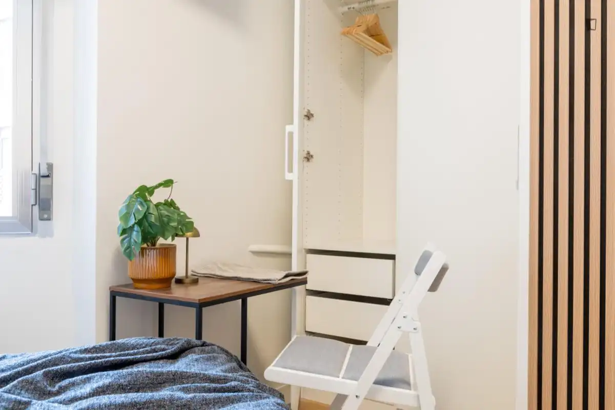 Habitación de Apartamento para compartir en Madrid con Calefacción, Amueblado y Horno