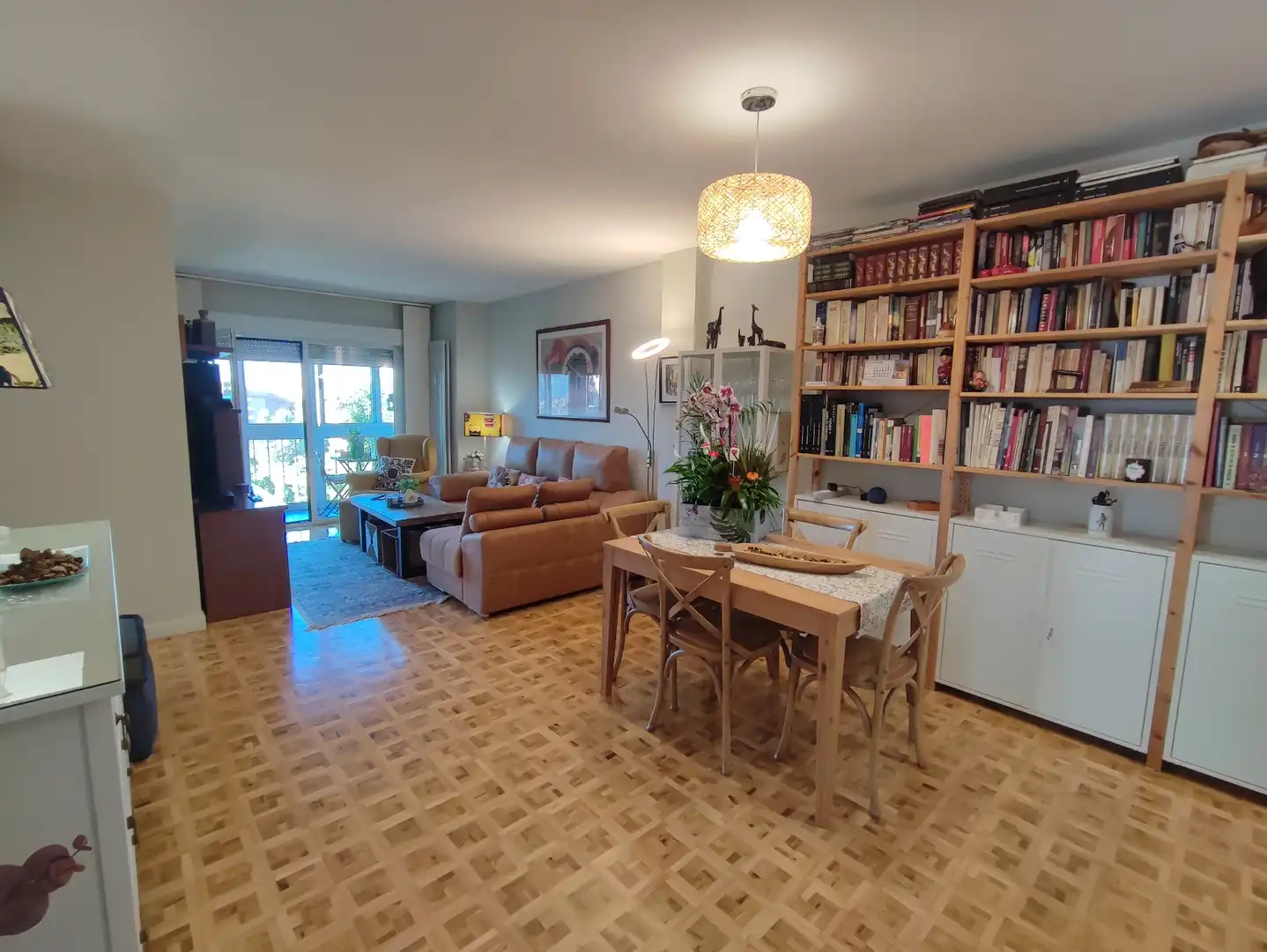 Sala d'estar de Pis en venda en Madrid amb Aire condicionat, Calefacció i Parquet
