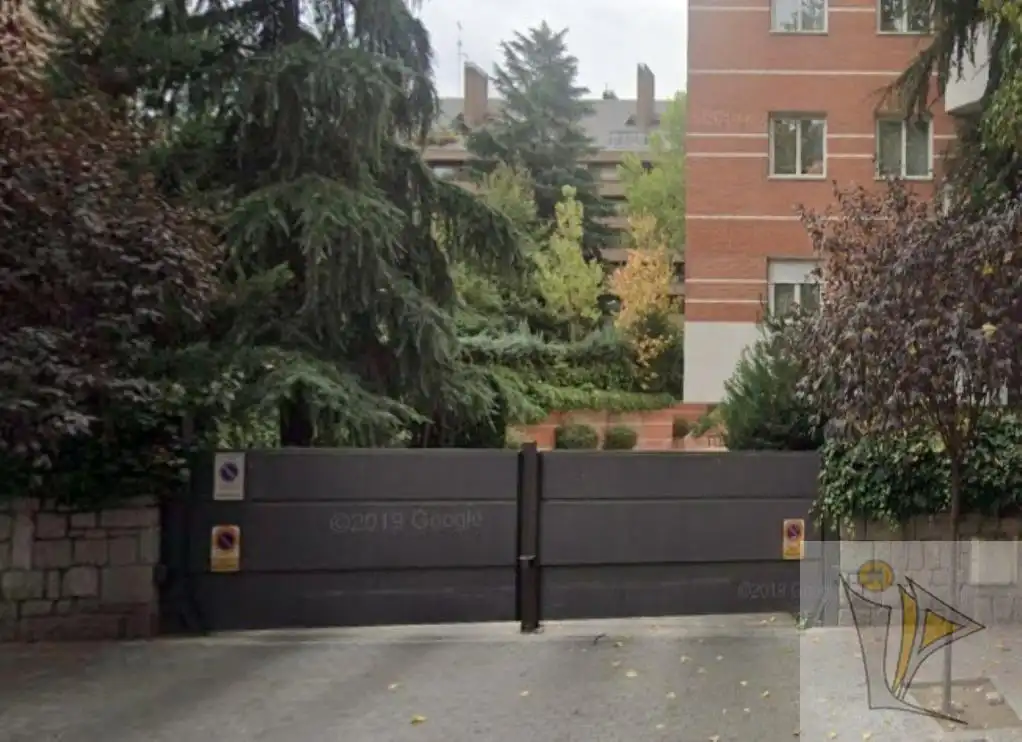 Exterior view of Garage for sale in Madrid