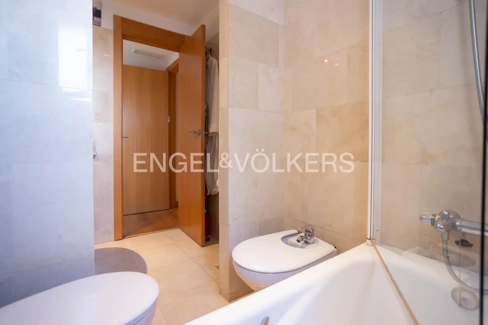 Baño de Ático en venta en Camas con Aire acondicionado, Calefacción y Jardín privado