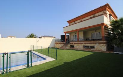 Piscina de Casa o xalet en venda en Churriana de la Vega amb Aire condicionat, Terrassa i Piscina