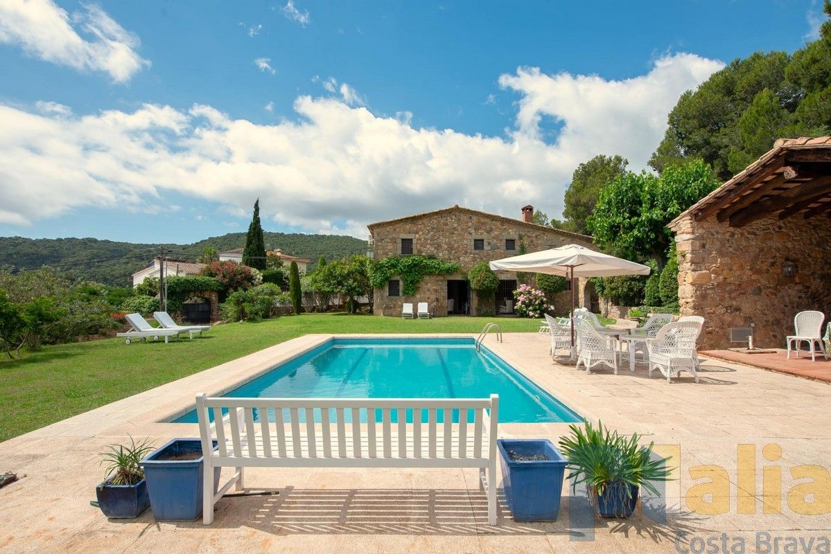 Jardí de Finca rústica en venda en Calonge i Sant Antoni amb Jardí privat, Terrassa i Piscina