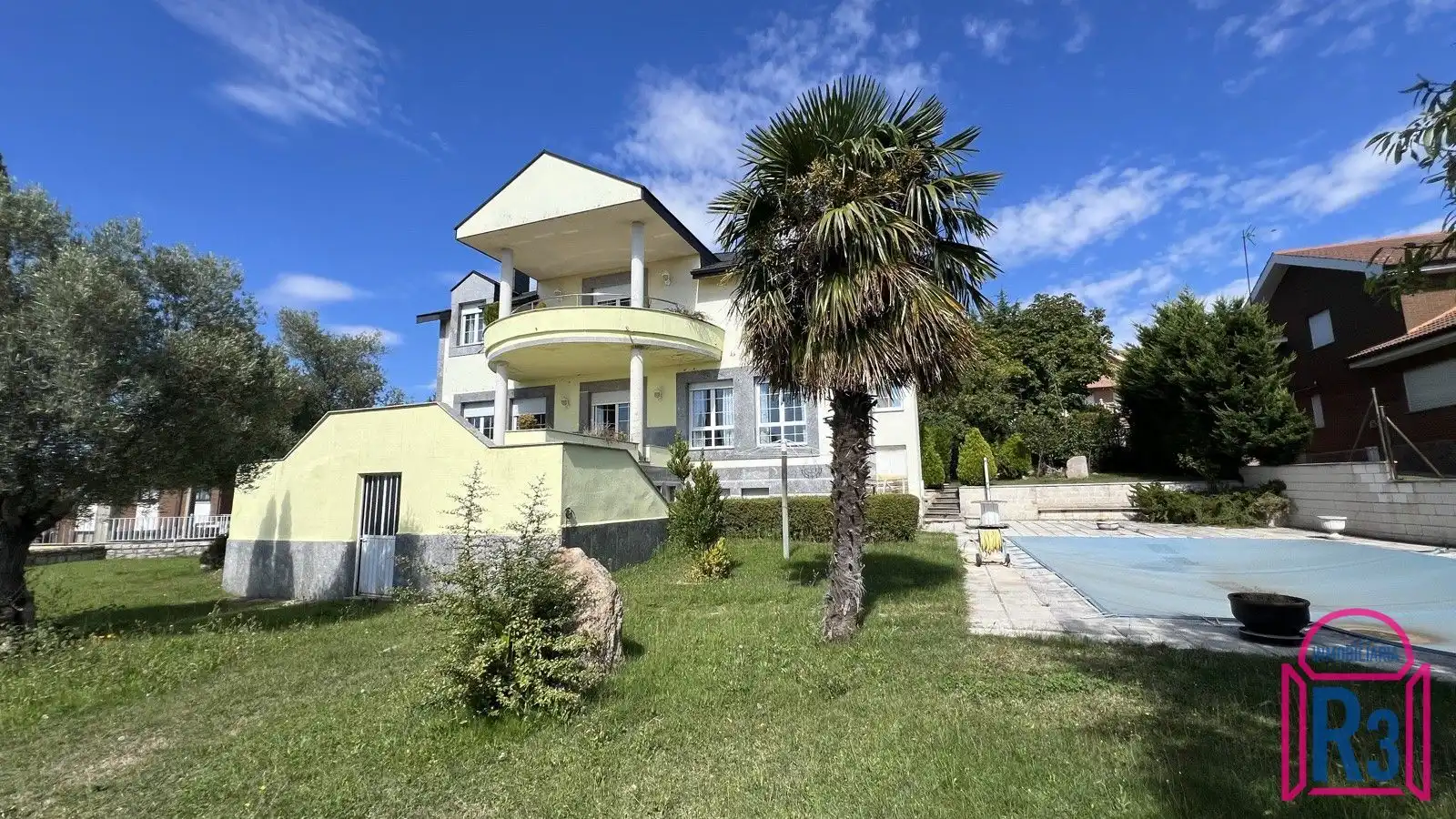 Xalet amb piscina en venda a Valdefresno