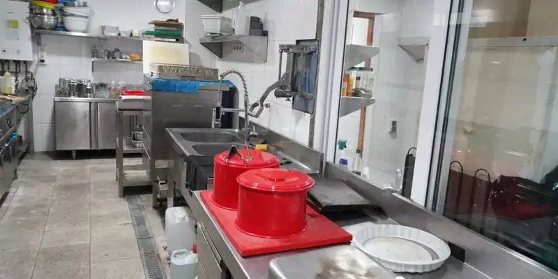 Cuina de Casa o xalet en venda en Sant Vicenç de Montalt amb Aire condicionat i Moblat