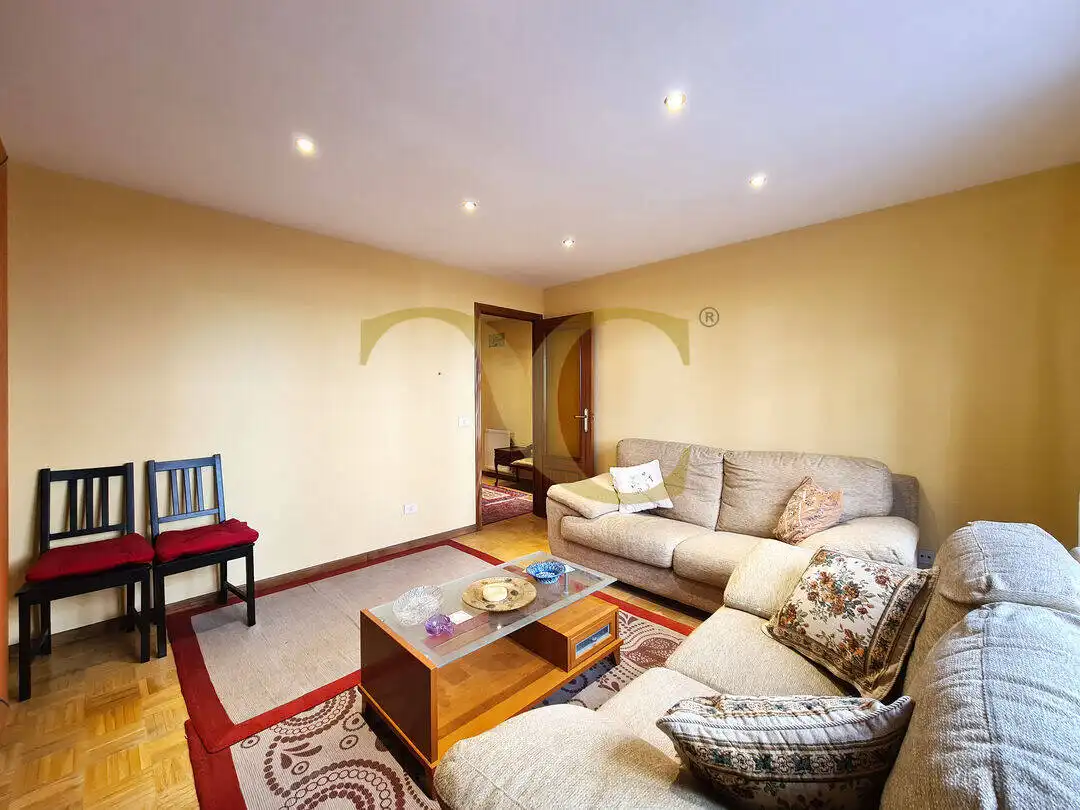 Wohnzimmer von Wohnung zur Miete in Gijón  mit Heizung