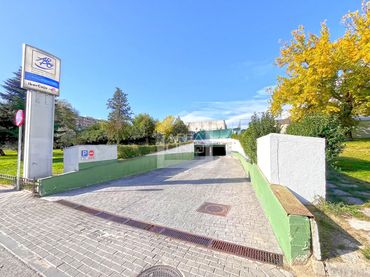 Aparcament en venda a Calle Olímpico Francisco Fernández Ochoa