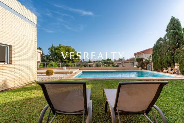 Casa-chalet en Venta en Cabo de las Huertas