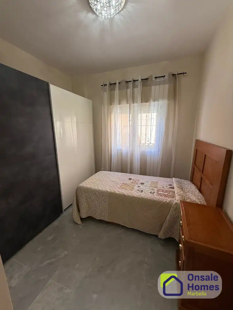 Habitación de Casa adosada en venta en Marbella con Aire acondicionado, Jardín privado y Terraza