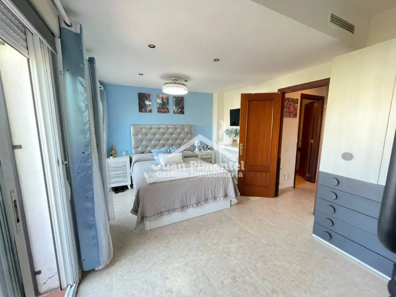 Dormitori de Casa adosada en venda en Estepona amb Aire condicionat, Jardí privat i Terrassa