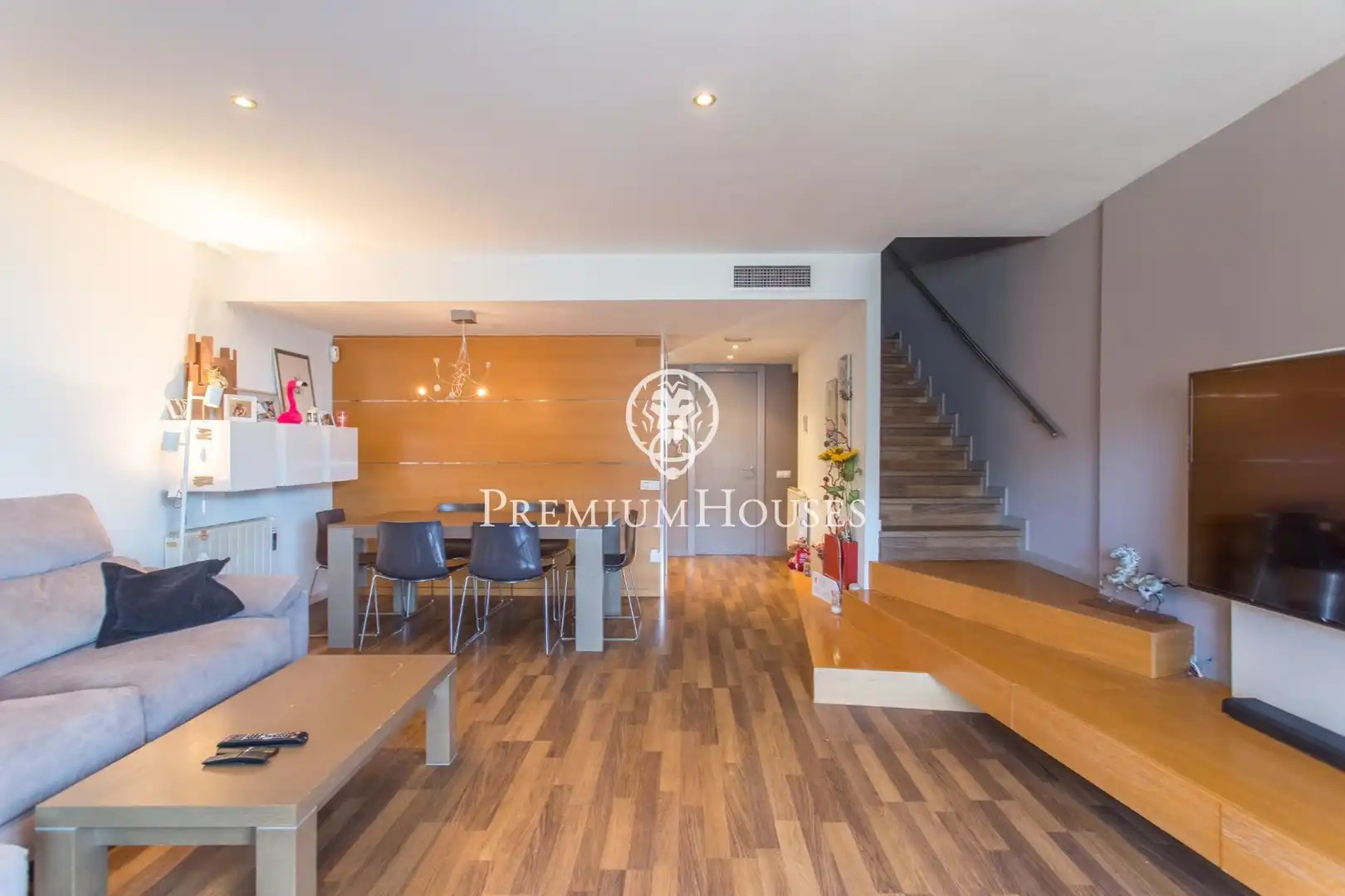 Einfamilien-Reihenhaus zum Verkauf in Sant Pol de Mar mit Klimaanlage, Heizung und Parkett