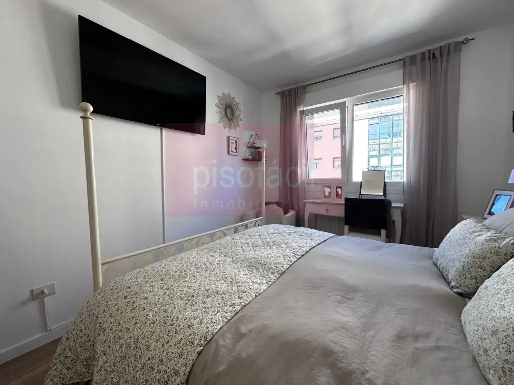 Bedroom of Flat for sale in Lugo