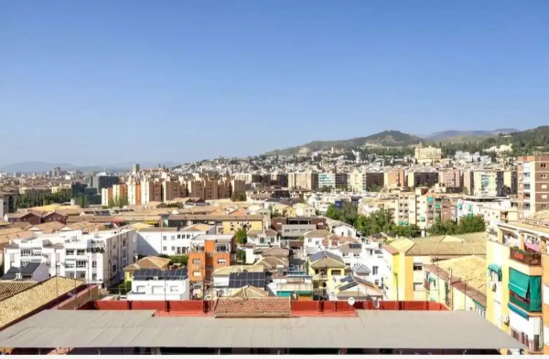 Wohnung zur Miete in Avenida de América, 40, Barrio de Zaidín