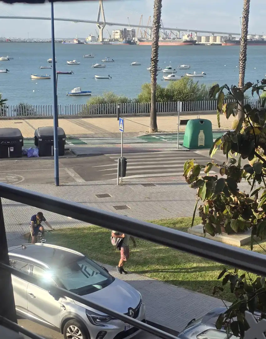 Parkplatz von Wohnung zur Miete in Cádiz
