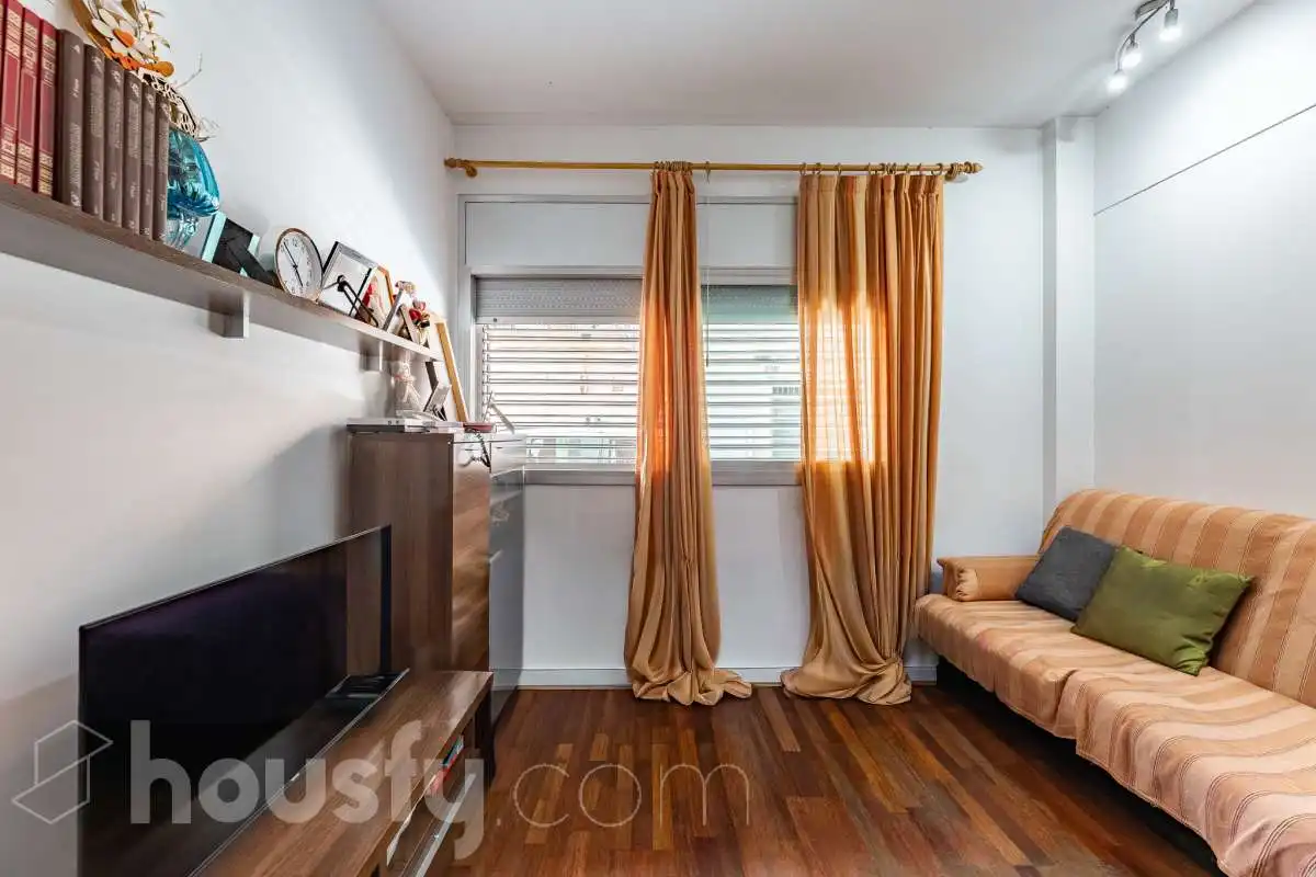 Living room of Ground floor for sale in Sabadell  with Air Conditioner, Heating and Parquet flooring