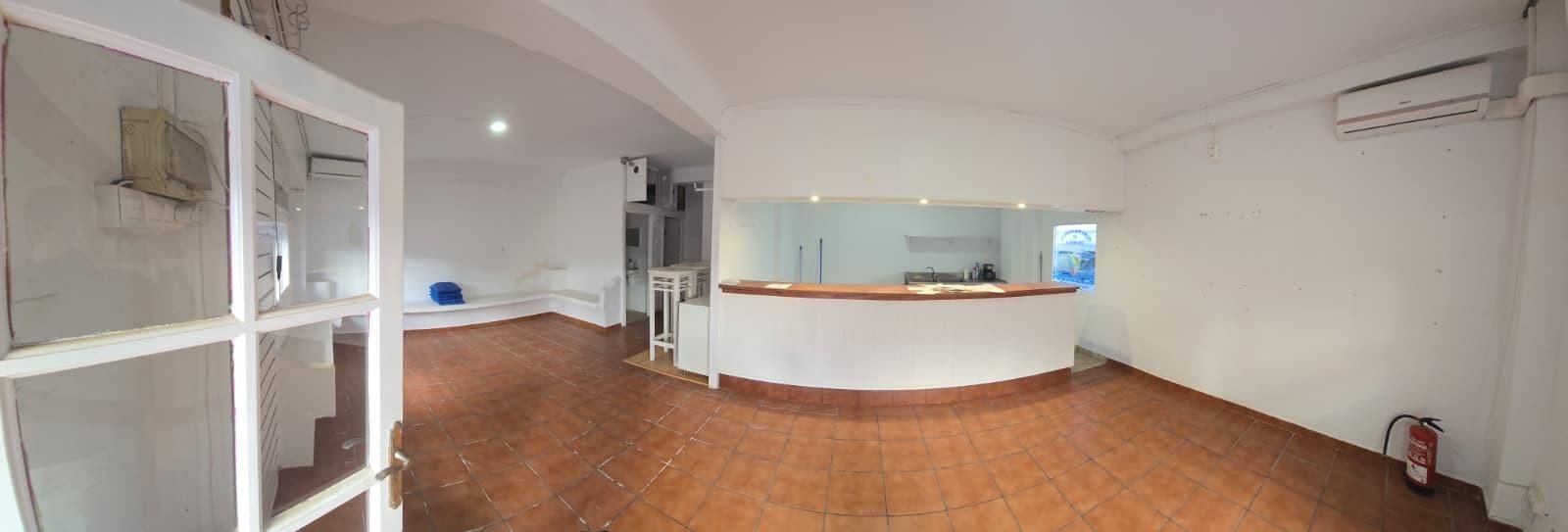 Cuina de Local de lloguer en Fuengirola amb Aire condicionat