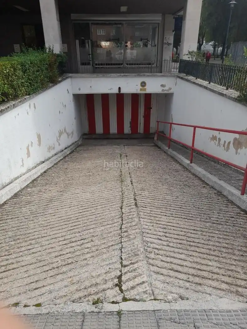 Einzelparkplatz zur Miete in Avenida Gasteiz 95, imagen 9