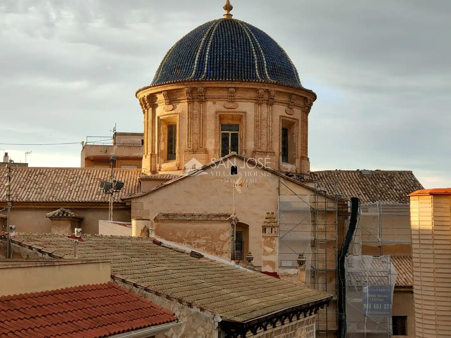 Vista exterior de Pis en venda en Aspe amb Terrassa, Traster i Balcó