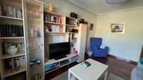 Sala d'estar de Apartament en venda en  Logroño amb Calefacció, Terrassa i Moblat
