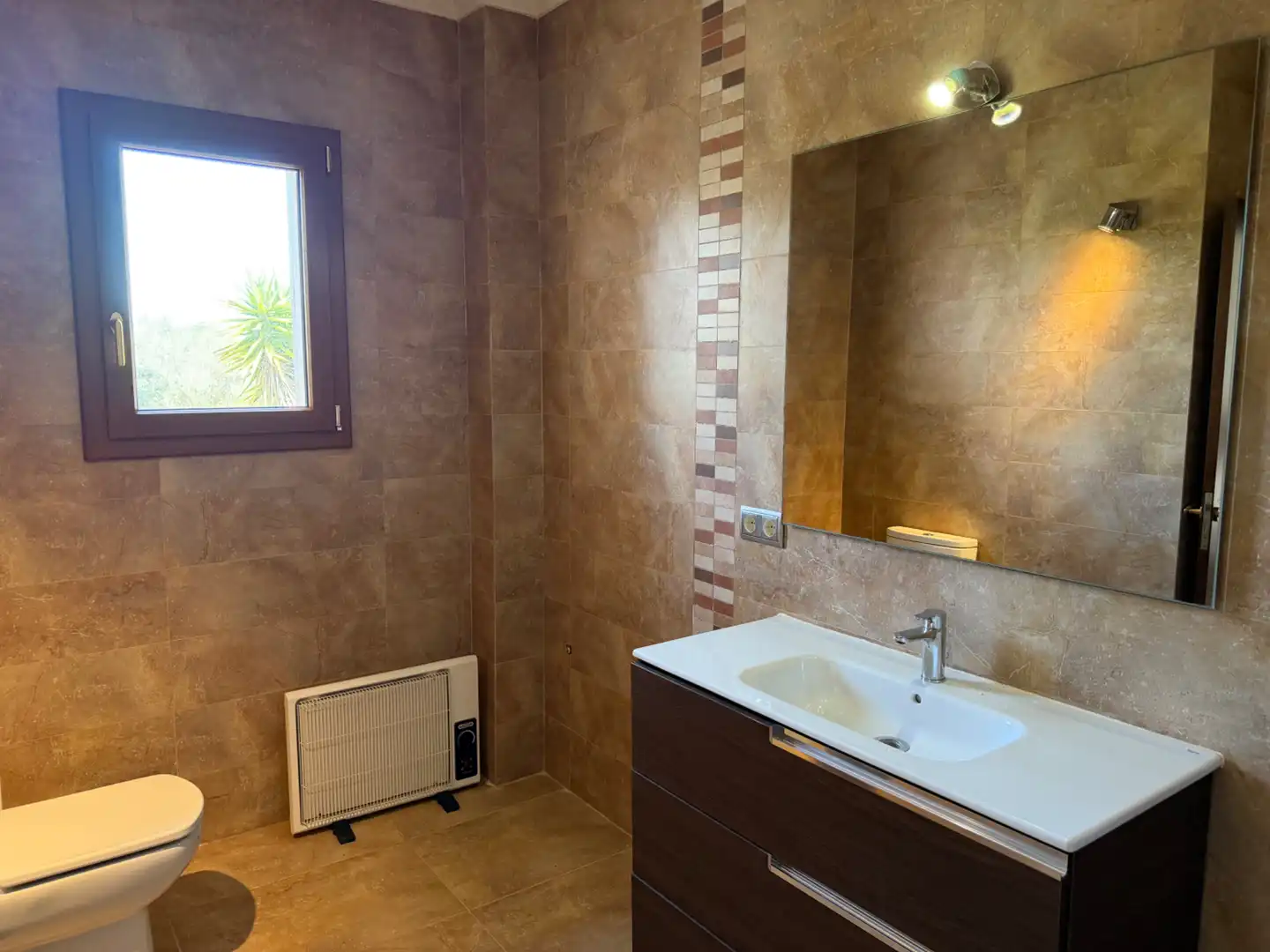 Baño de Finca rústica de alquiler en Manacor con Aire acondicionado, Calefacción y Jardín privado