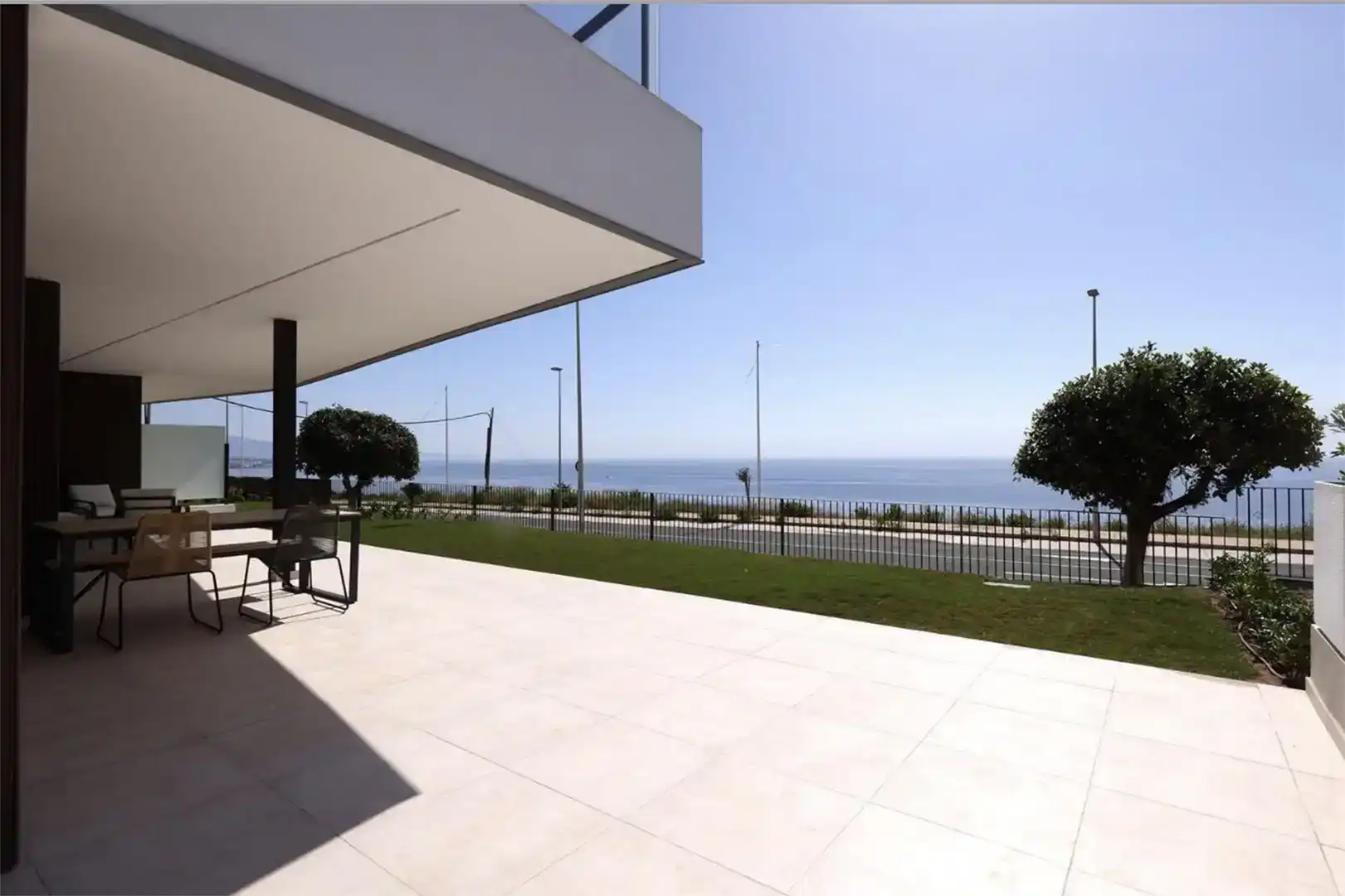 Terrasse von Wohnungen zur Miete in Casares mit Klimaanlage und Schwimmbad