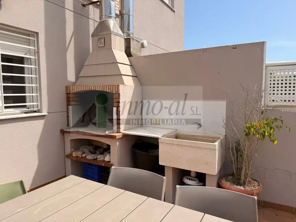 Terrassa de Casa o xalet en venda en Almazora / Almassora amb Aire condicionat, Terrassa i Piscina comunitària
