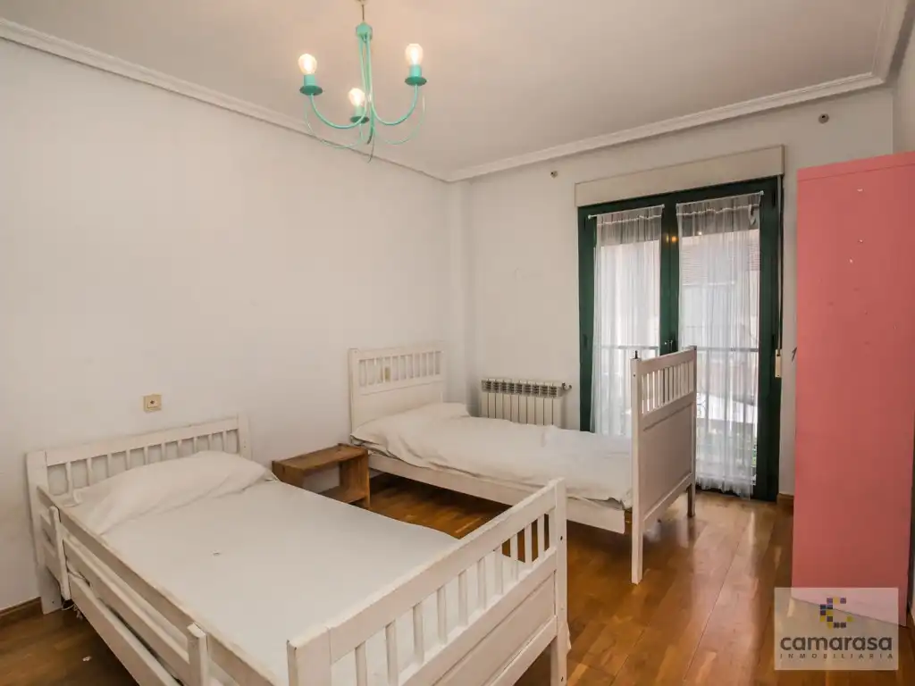 Habitación de Casa adosada en venta en Ávila