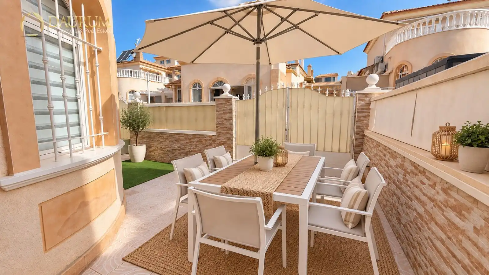 Casa bifamiliare con piscina in vendita a CALLE MARIA SAN GIL NOAIN