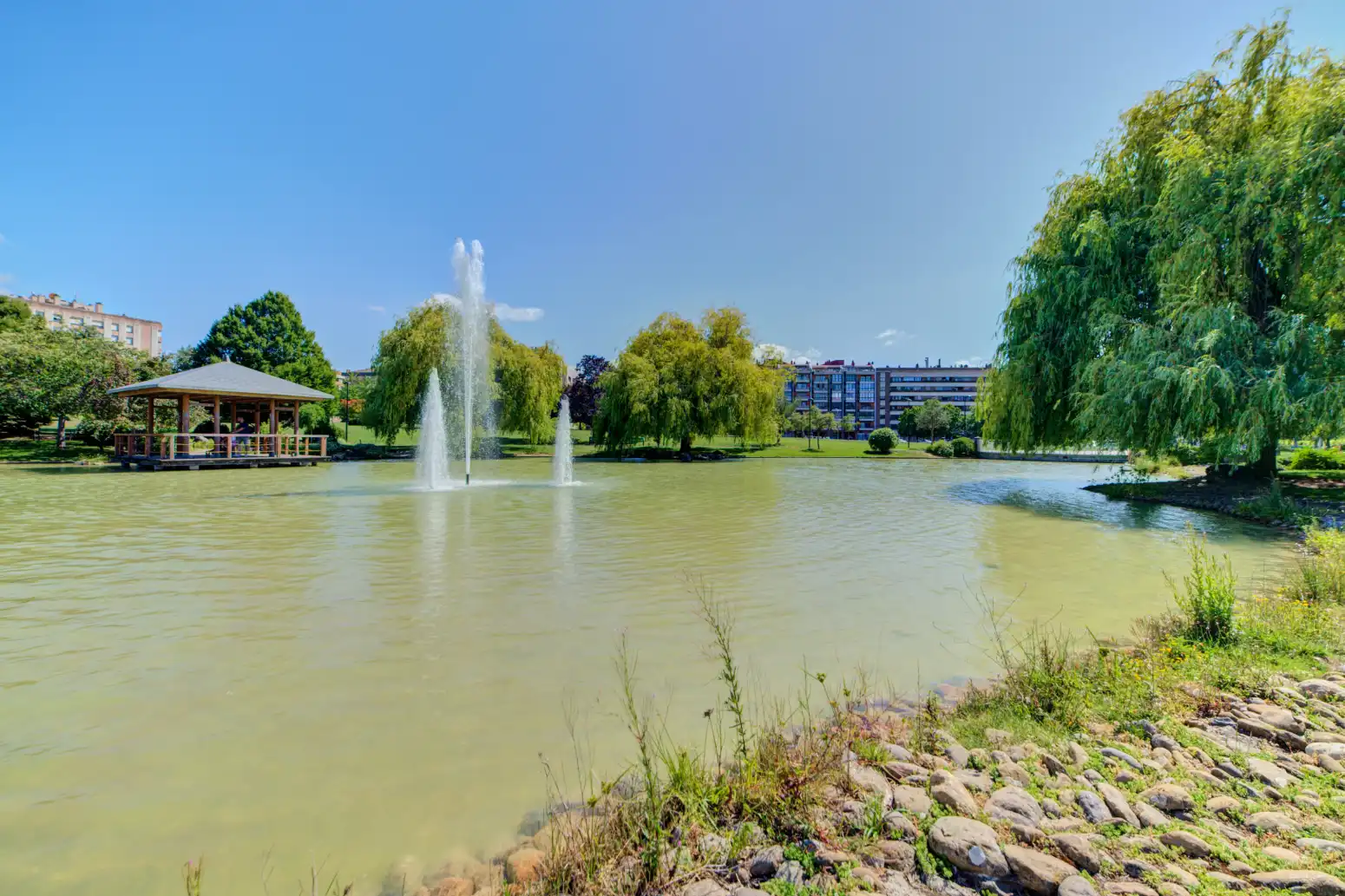 Vista exterior de Oficina en venta en  Pamplona / Iruña