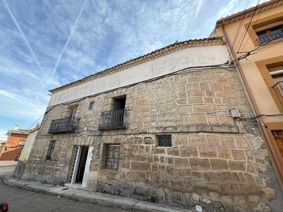 Vista exterior de Casa adosada en venda en Baltanás amb Terrassa, Moblat i Balcó