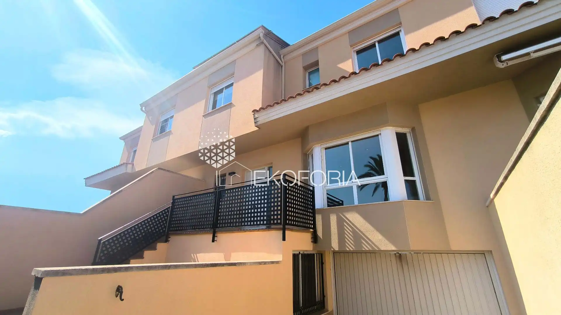 Vista exterior de Casa adosada en venta en Beneixida con Aire acondicionado, Calefacción y Jardín privado