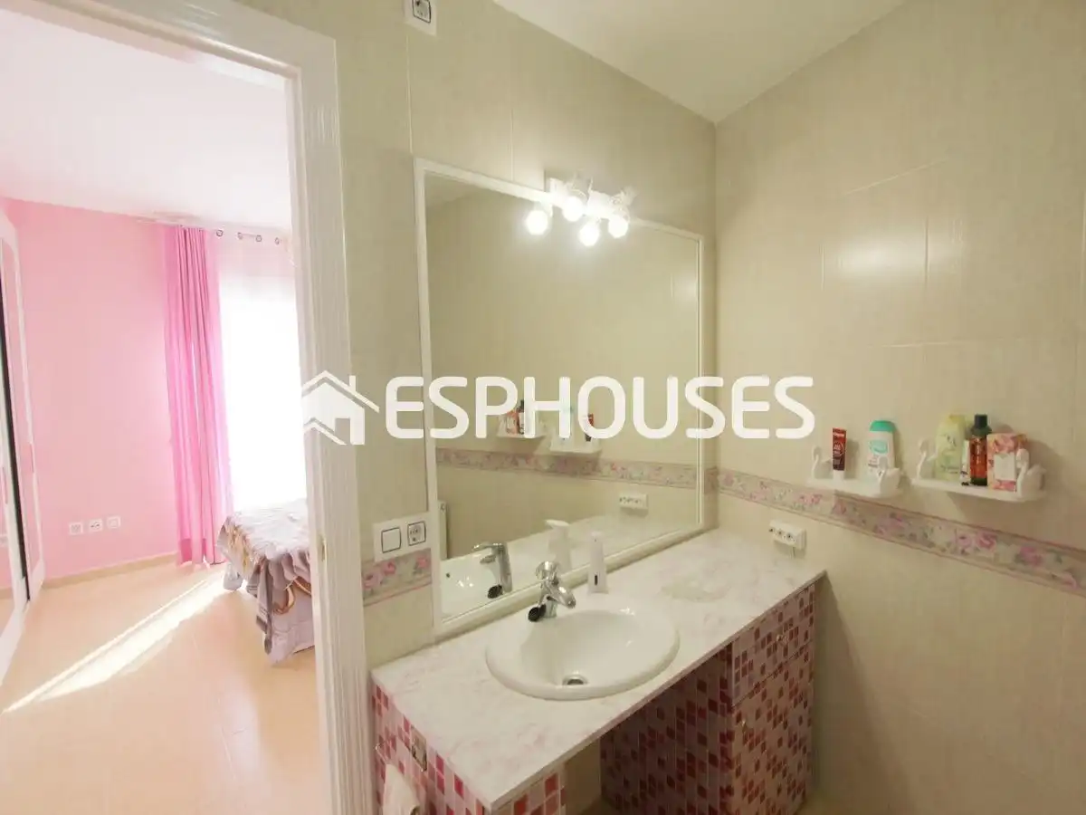 Badezimmer von Erdgeschoss zum Verkauf in Altea mit Klimaanlage, Heizung und Terrasse
