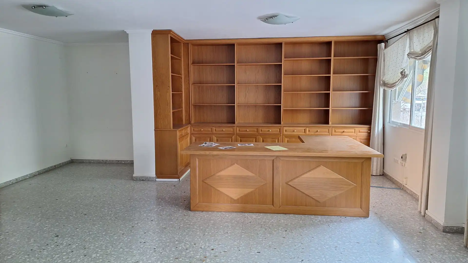 Oficina en venta en Oliva con Aire acondicionado, Calefacción y Terraza