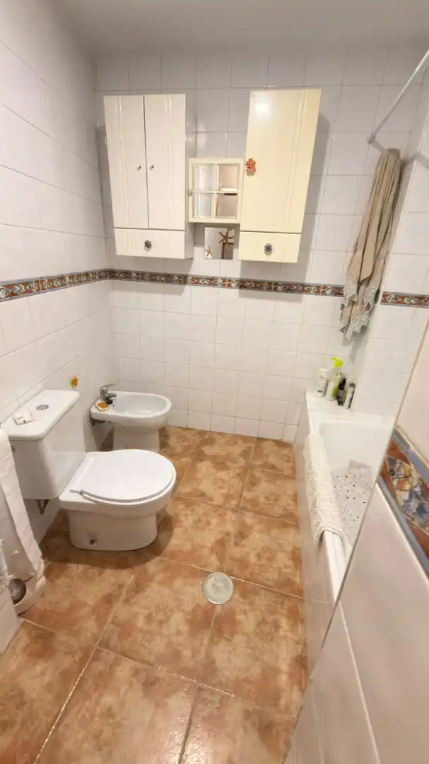 Bathroom of Flat for rent in Albaicín