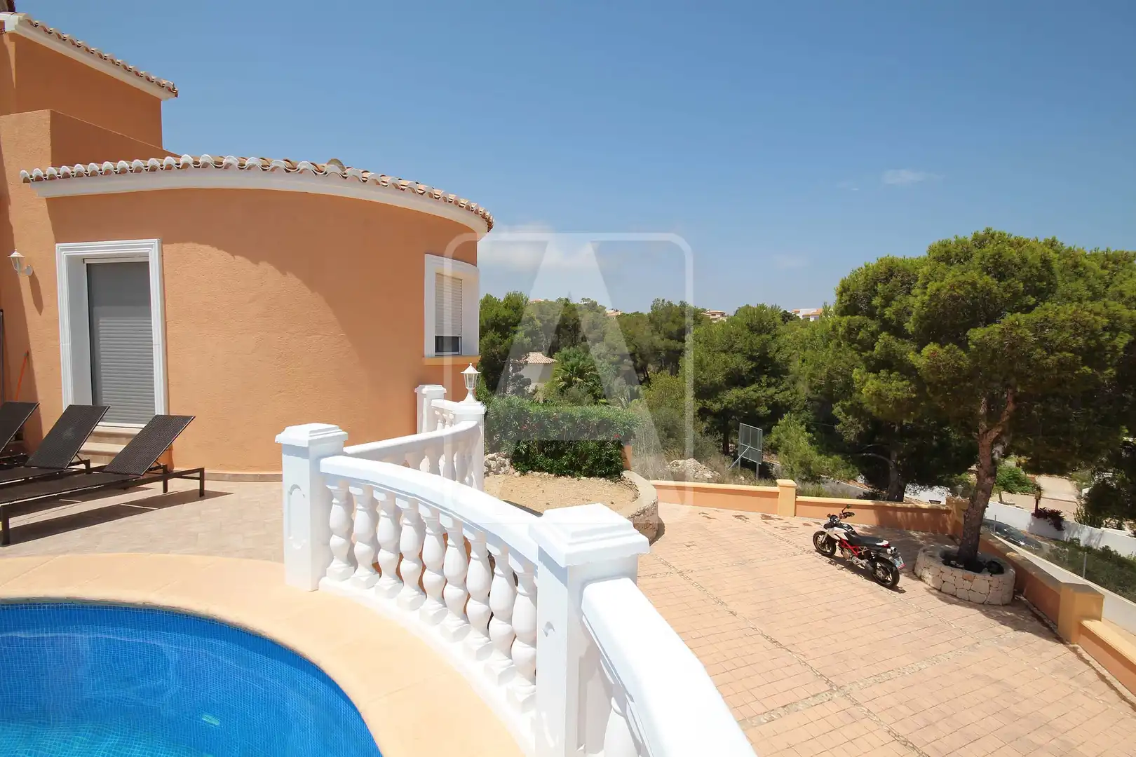 Vista exterior de Casa o xalet en venda en Jávea / Xàbia amb Calefacció, Jardí privat i Terrassa
