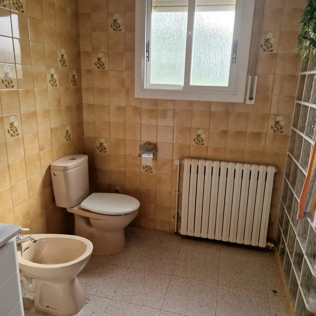 Baño de Casa o chalet en venta en Corbera de Llobregat con Calefacción, Jardín privado y Terraza