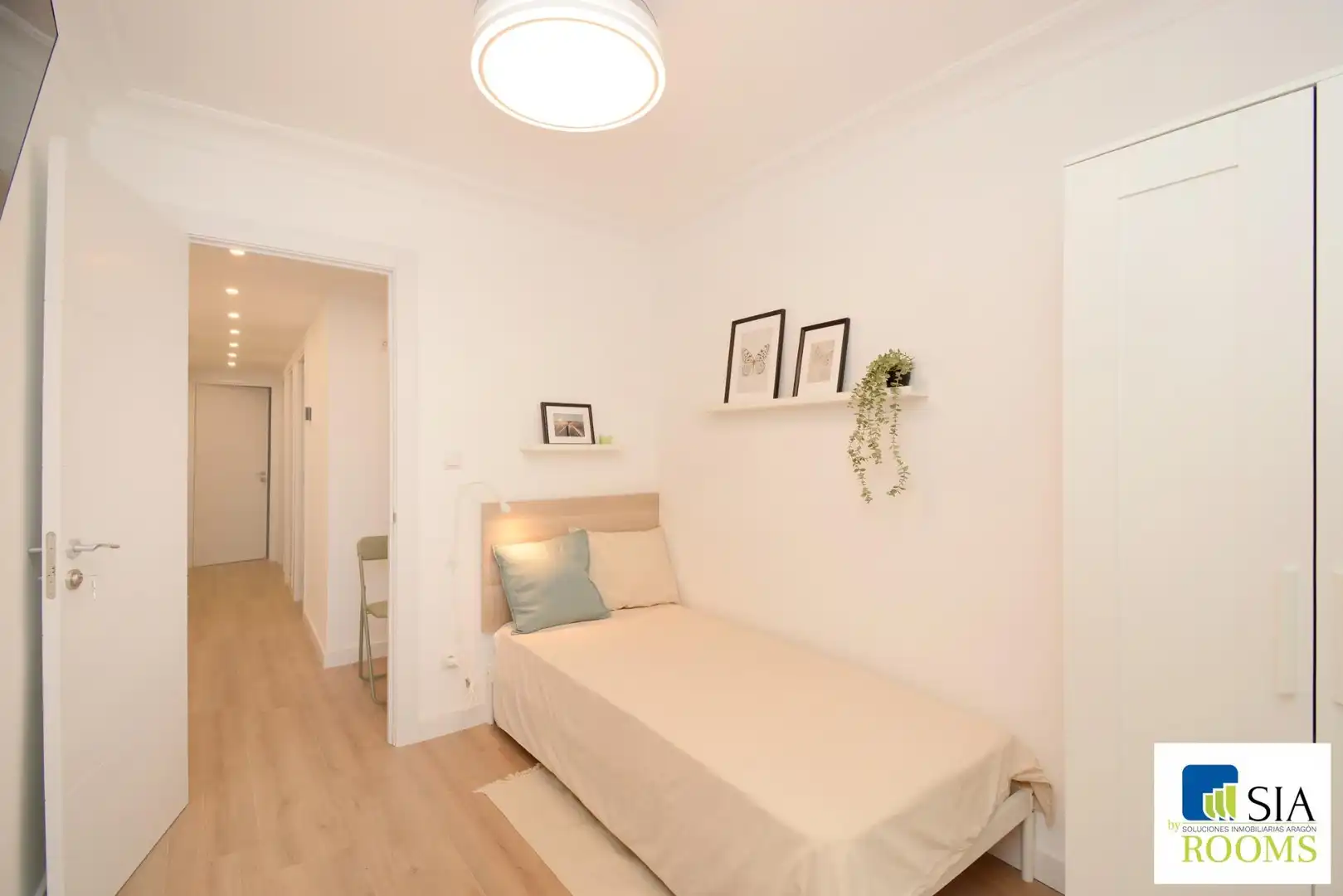 Room in Calle de Pamplona Escudero, 6, Universidad San Francisco
