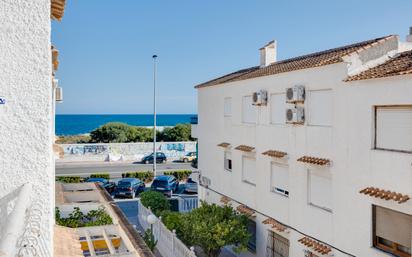 Vista exterior de Casa o xalet en venda en Torrevieja amb Terrassa