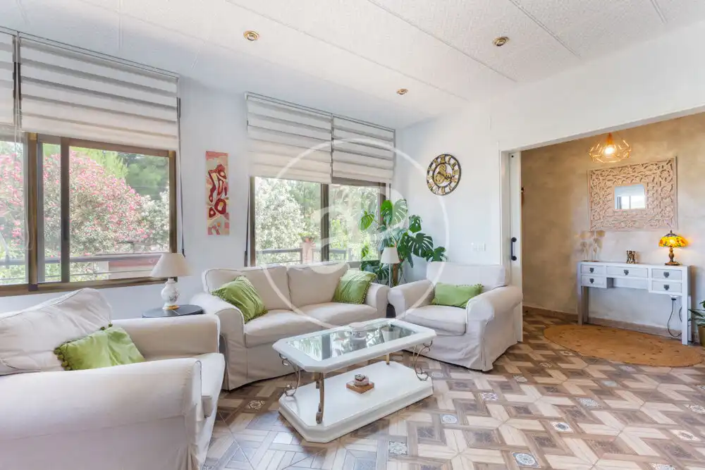 Sala de estar de Casa o chalet en venta en Chiva con Aire acondicionado, Calefacción y Jardín privado